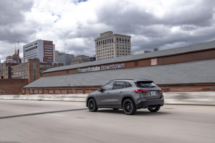  Mercedes-Benz GLA250 AMG Line (H247) 2020 года  (NA) (фото 43 из 96)